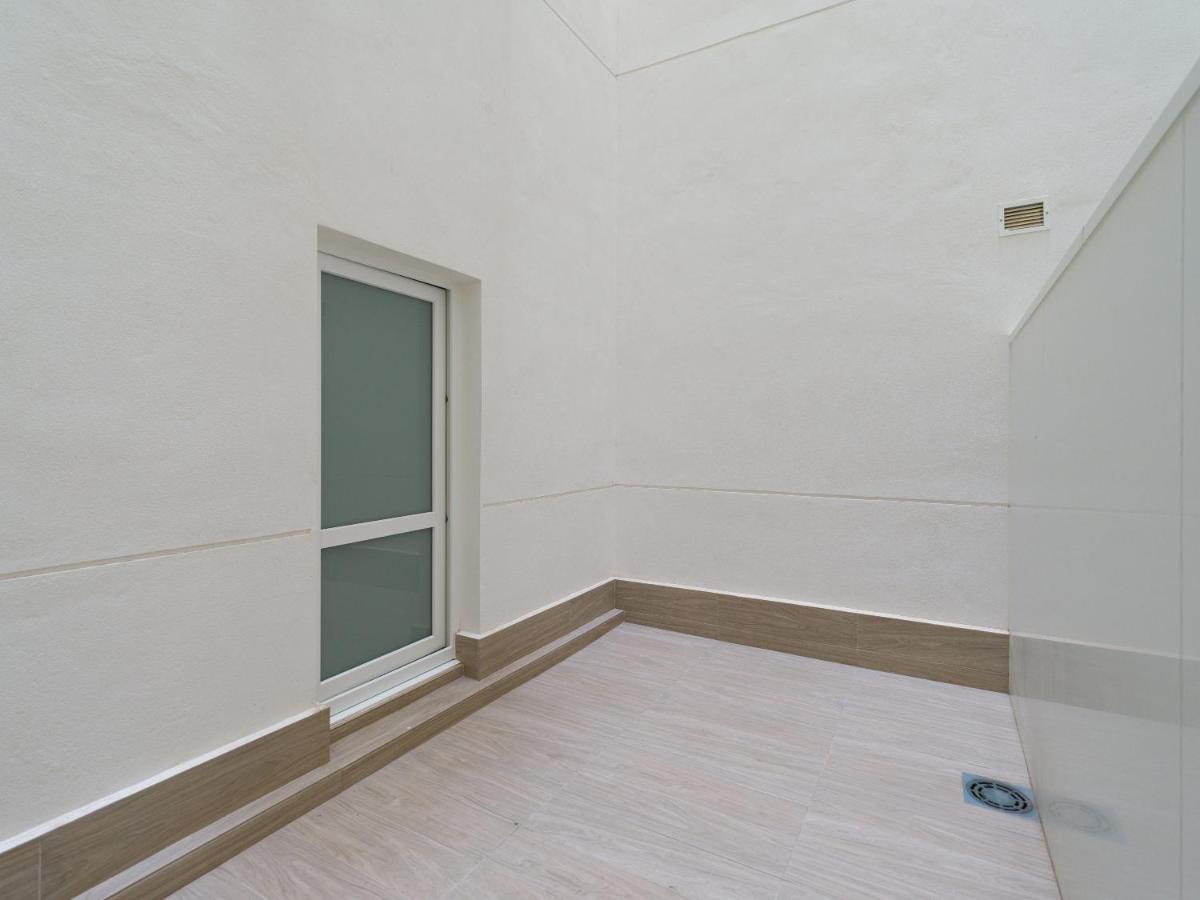 Homeforguest Modern Apartment In Las Canteras With Parking Лас Палмас де Гран Канария Екстериор снимка
